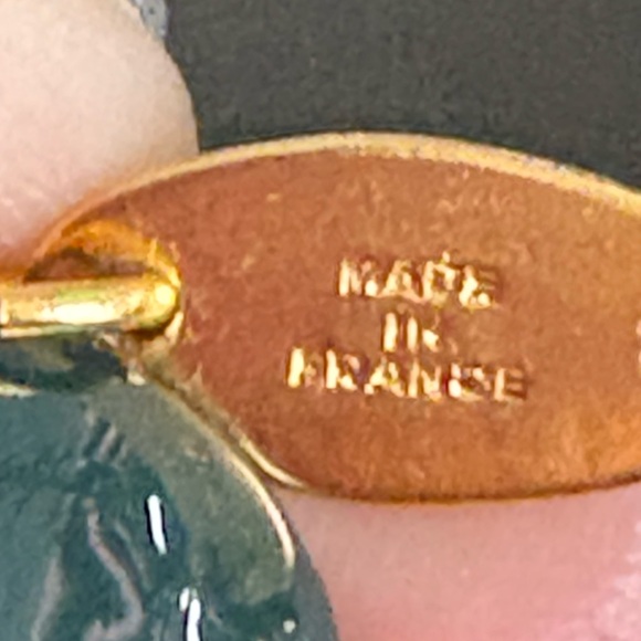 VINTAGE Authentic CHANEL 1983 CC medallion pendant necklace in 24K gold - Picture 8 of 16